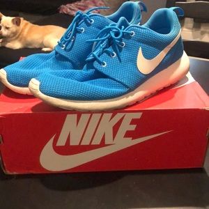 Men’s Blue Roshes size 11